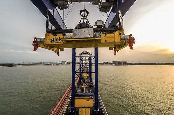 Stinis crane at port